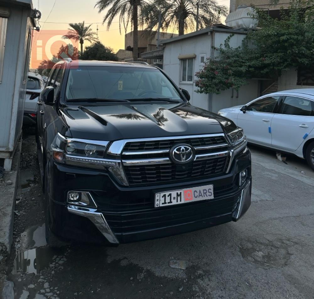 تۆیۆتا لاند کروزەر